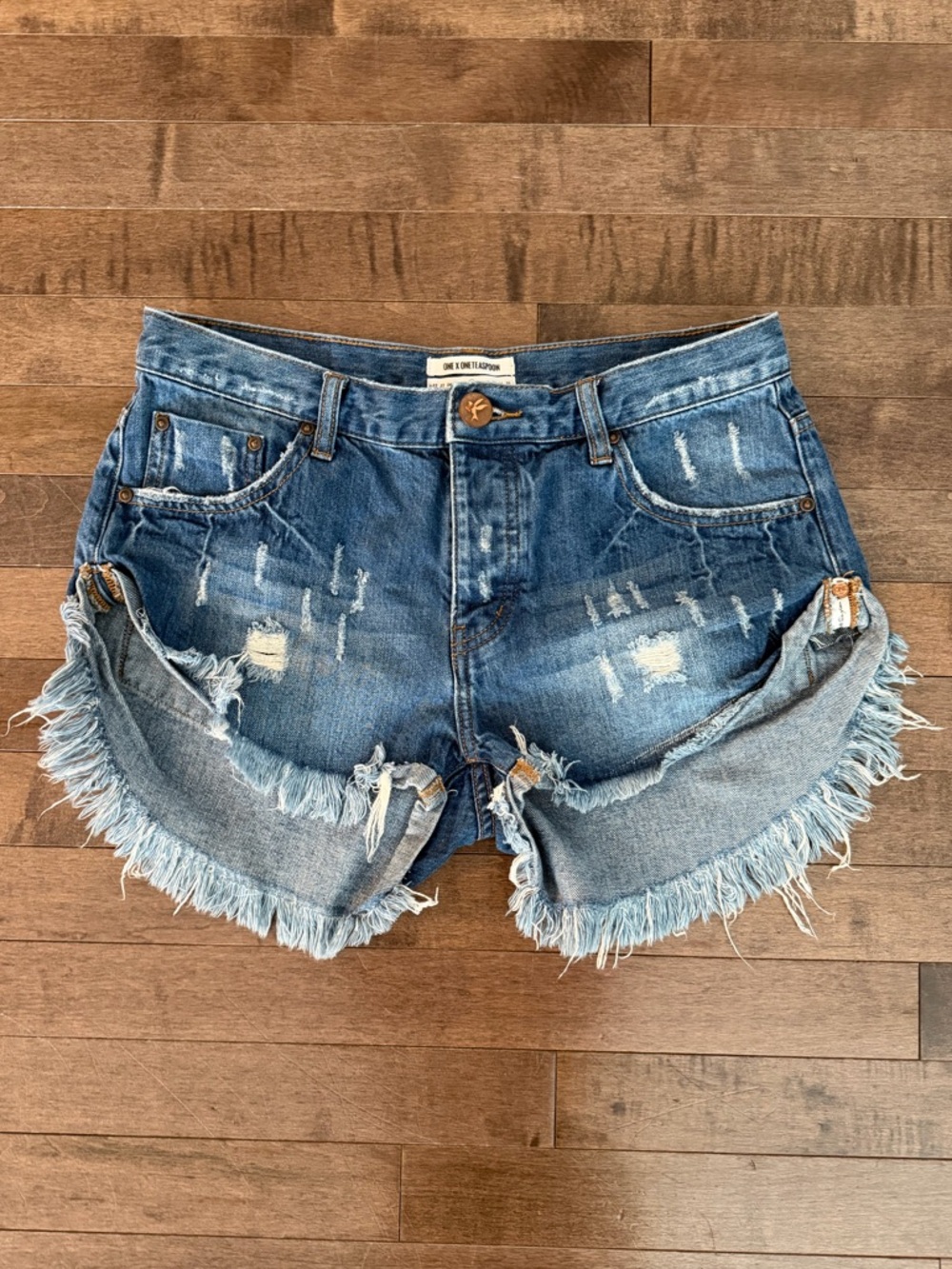 One Teaspoon Bandits Low Waist Distressed Denim Shorts - Size 27